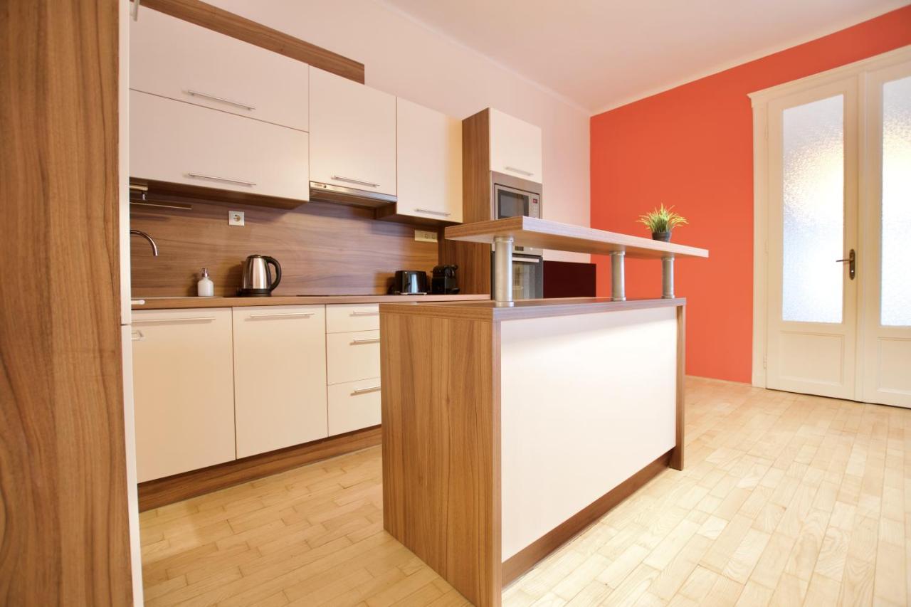 Apartment Standard By Hi5 - Dessewffy 2 Bedroom Budapest