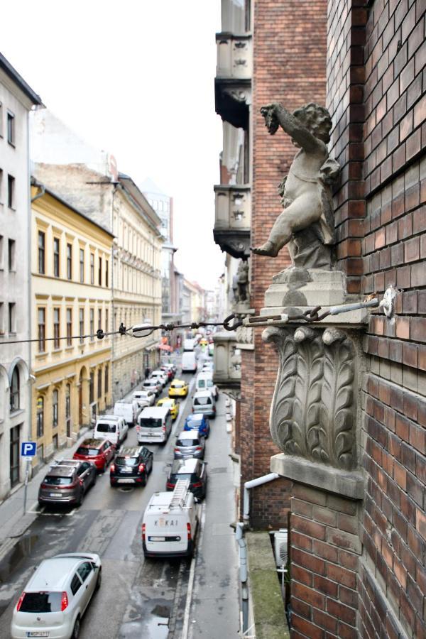 Apartment Standard By Hi5 - Dessewffy 2 Bedroom Budapest